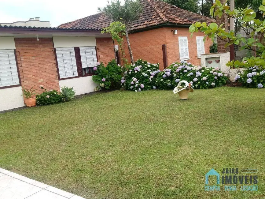 Casa com 3 quartos à venda, 360m2 em Centro, Tramandai - RS - imagem 4 Foto 4 de Casa com 3 quartos à venda, 360m2 em Centro, Tramandai - RS