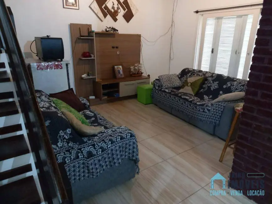 Casa com 3 quartos à venda em Tramandai - RS - imagem 3 Foto 3 de Casa com 3 quartos à venda em Tramandai - RS