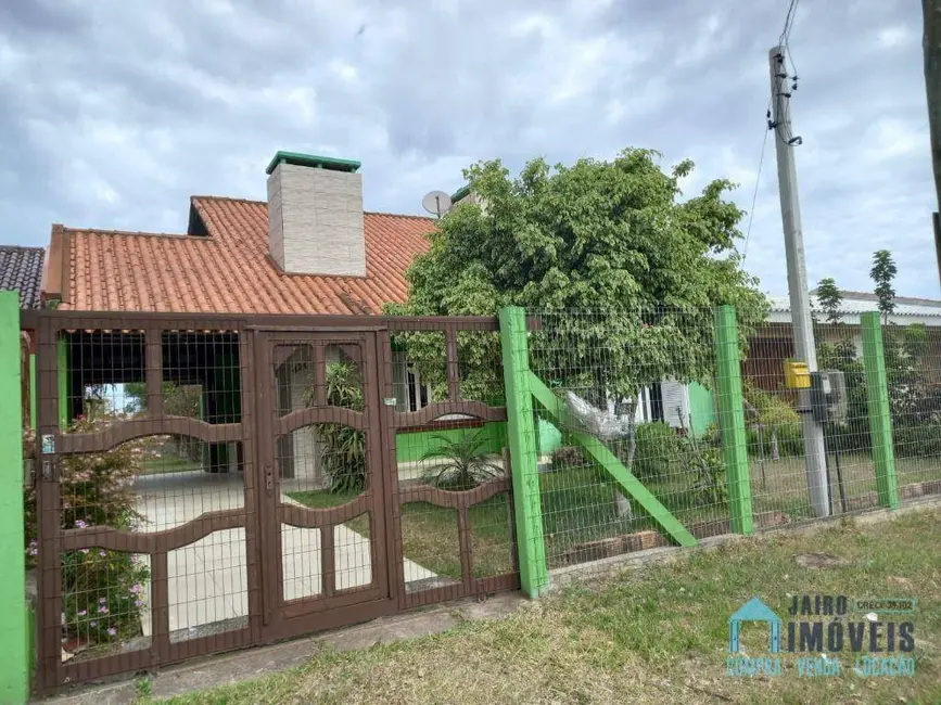 Casa com 3 quartos à venda em Tramandai - RS - imagem 1 Foto 1 de Casa com 3 quartos à venda em Tramandai - RS