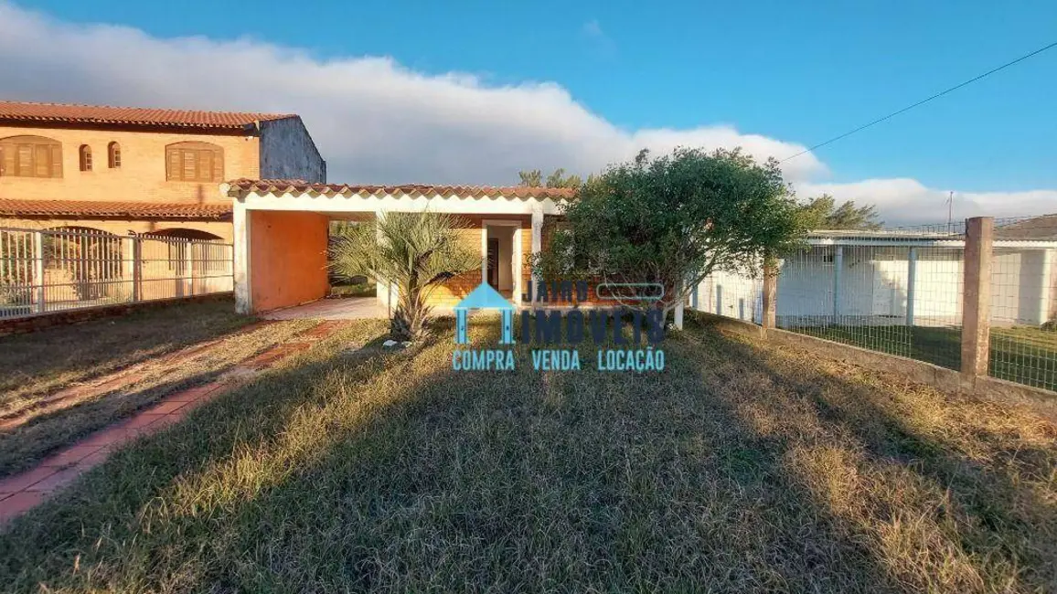 Casa com 3 quartos à venda, 300m2 em Cidreira - RS - imagem 1 Foto 1 de Casa com 3 quartos à venda, 300m2 em Cidreira - RS