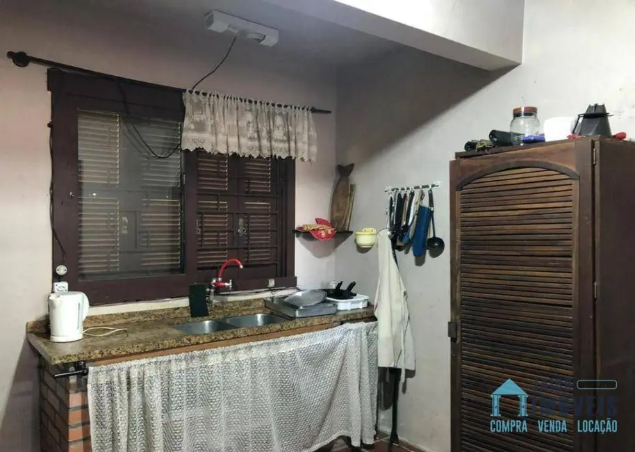 Casa com 4 quartos à venda, 450m2 em Centro, Tramandai - RS - imagem 8 Foto 8 de Casa com 4 quartos à venda, 450m2 em Centro, Tramandai - RS