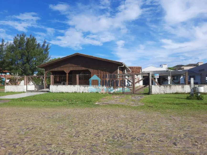 Casa com 5 quartos à venda, 400m2 em Tramandai - RS - imagem 2 Foto 2 de Casa com 5 quartos à venda, 400m2 em Tramandai - RS