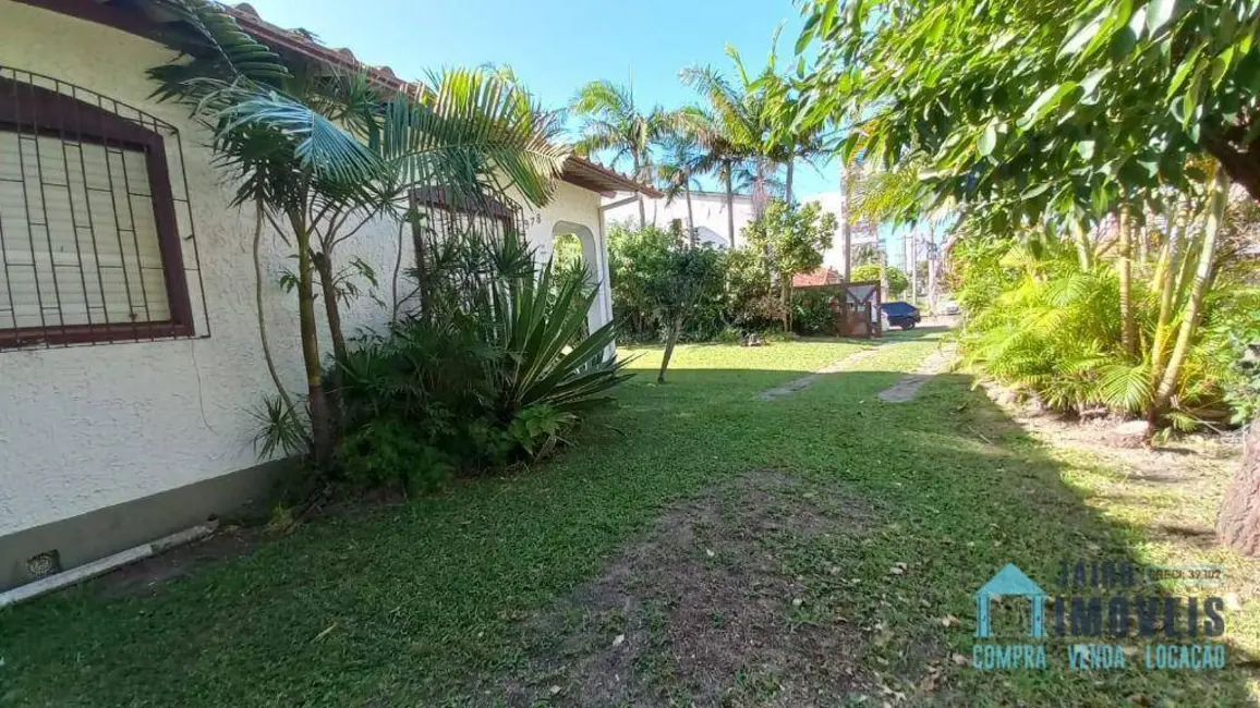 Casa com 3 quartos à venda, 680m2 em Centro, Tramandai - RS - imagem 3 Foto 3 de Casa com 3 quartos à venda, 680m2 em Centro, Tramandai - RS