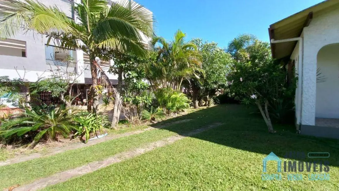 Casa com 3 quartos à venda, 680m2 em Centro, Tramandai - RS - imagem 4 Foto 4 de Casa com 3 quartos à venda, 680m2 em Centro, Tramandai - RS