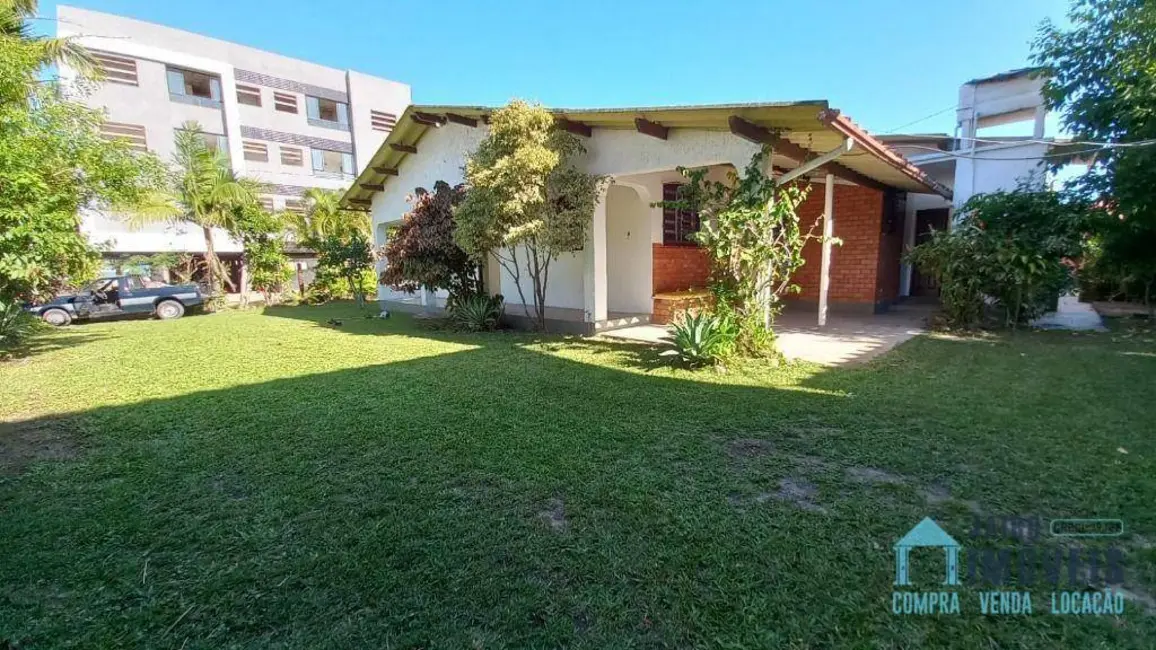Casa com 3 quartos à venda, 680m2 em Centro, Tramandai - RS - imagem 5 Foto 5 de Casa com 3 quartos à venda, 680m2 em Centro, Tramandai - RS