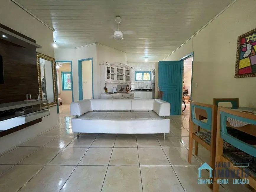 Casa com 3 quartos à venda, 300m2 em Tramandai - RS - imagem 5 Foto 5 de Casa com 3 quartos à venda, 300m2 em Tramandai - RS