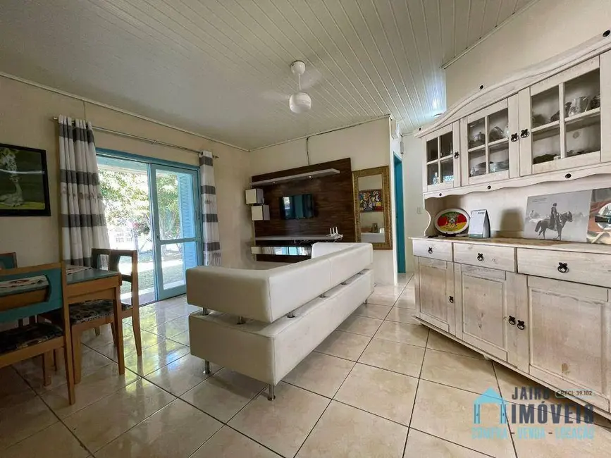 Casa com 3 quartos à venda, 300m2 em Tramandai - RS - imagem 6 Foto 6 de Casa com 3 quartos à venda, 300m2 em Tramandai - RS