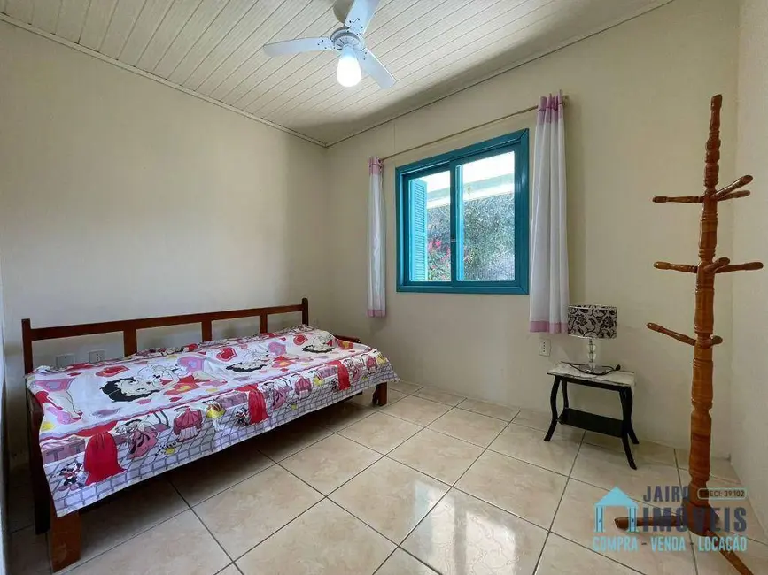 Foto 10 de Casa com 3 quartos à venda, 300m2 em Tramandai - RS