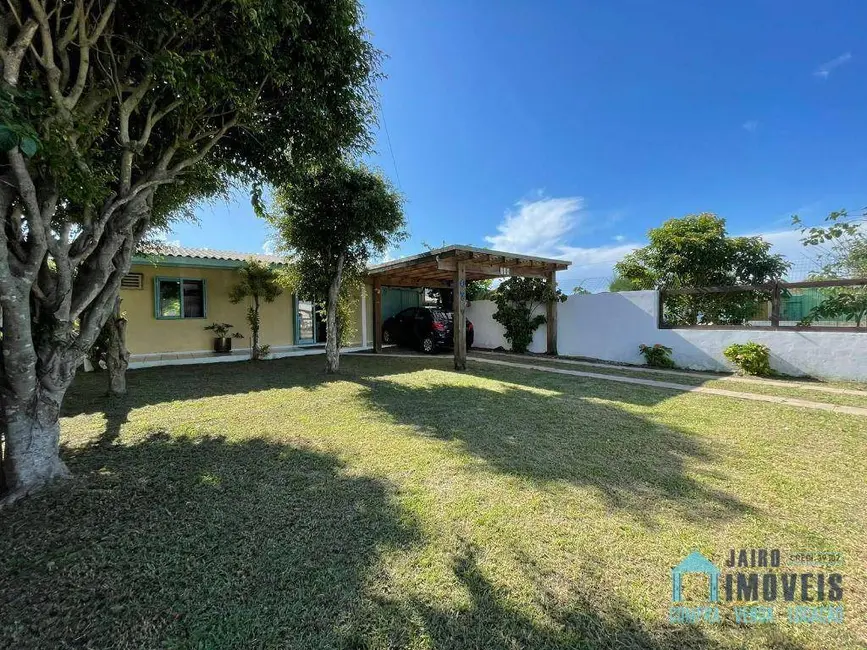 Casa com 3 quartos à venda, 300m2 em Tramandai - RS - imagem 2 Foto 2 de Casa com 3 quartos à venda, 300m2 em Tramandai - RS