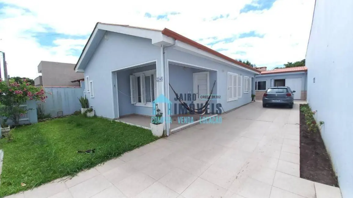 Casa com 3 quartos à venda, 300m2 em Centro, Tramandai - RS - imagem 1 Foto 1 de Casa com 3 quartos à venda, 300m2 em Centro, Tramandai - RS