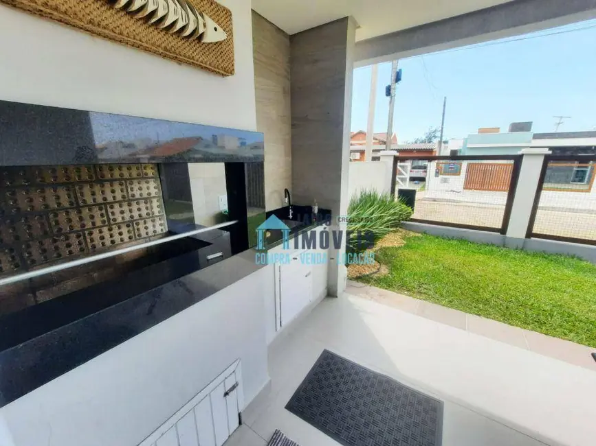 Casa com 6 quartos à venda, 300m2 em Centro, Tramandai - RS - imagem 6 Foto 6 de Casa com 6 quartos à venda, 300m2 em Centro, Tramandai - RS