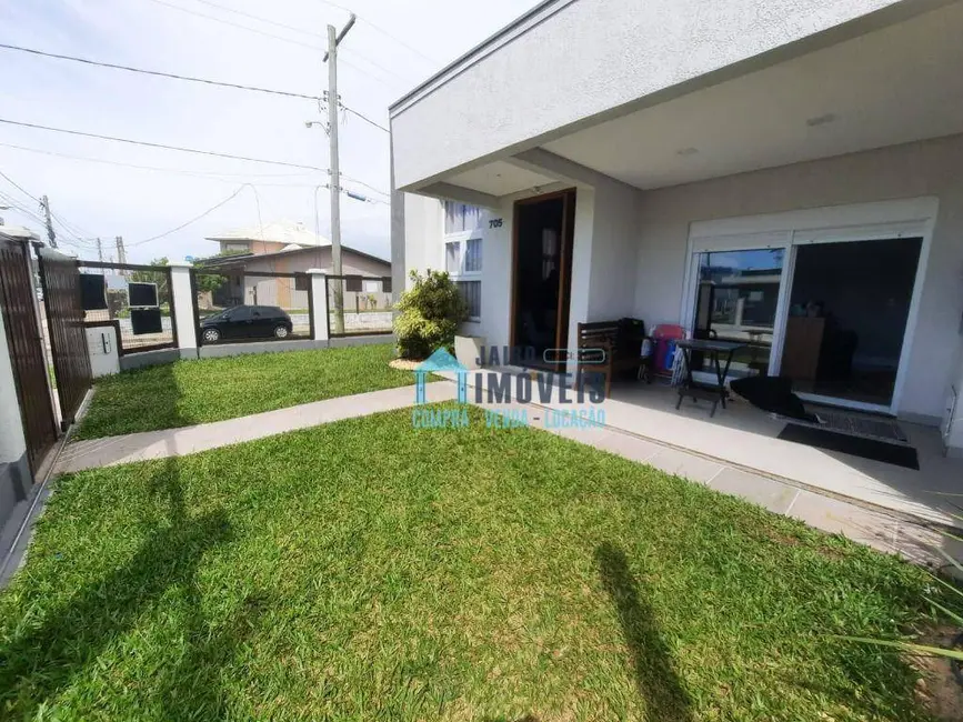 Casa com 6 quartos à venda, 300m2 em Centro, Tramandai - RS - imagem 4 Foto 4 de Casa com 6 quartos à venda, 300m2 em Centro, Tramandai - RS