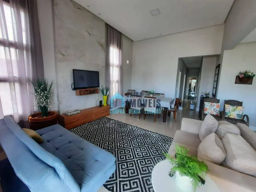 Casa com 6 quartos à venda, 300m2 em Centro, Tramandai - RS - imagem 7 Foto 7 de Casa com 6 quartos à venda, 300m2 em Centro, Tramandai - RS