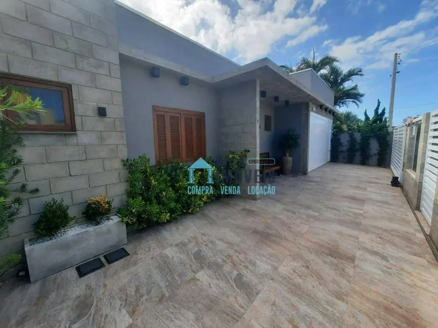 Casa com 3 quartos à venda, 160m2 em Tramandai - RS - imagem 1 Foto 1 de Casa com 3 quartos à venda, 160m2 em Tramandai - RS