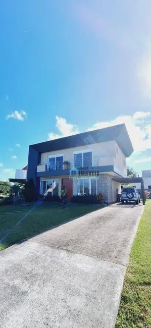 Casa de Condomínio com 3 quartos à venda, 213m2 em Tramandai - RS - imagem 2 Foto 2 de Casa de Condomínio com 3 quartos à venda, 213m2 em Tramandai - RS