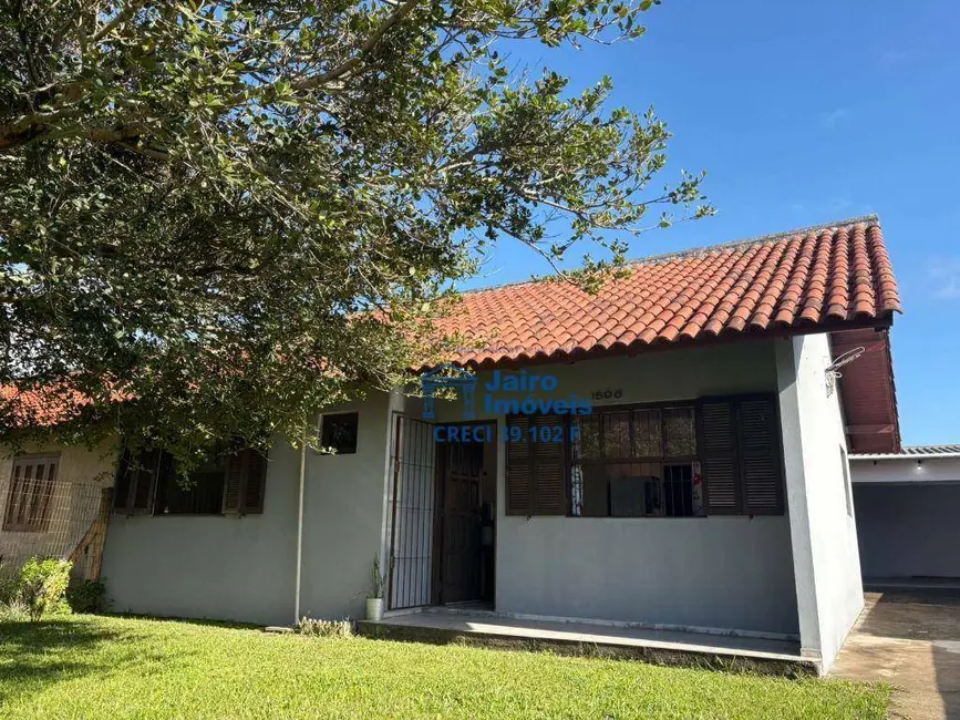 Casa com 4 quartos à venda, 360m2 em Tramandai - RS - imagem 1 Foto 1 de Casa com 4 quartos à venda, 360m2 em Tramandai - RS