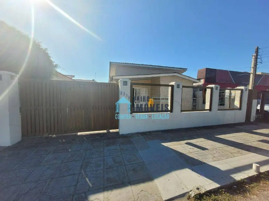 Casa com 3 quartos à venda em Centro, Tramandai - RS - imagem 2 Foto 2 de Casa com 3 quartos à venda em Centro, Tramandai - RS