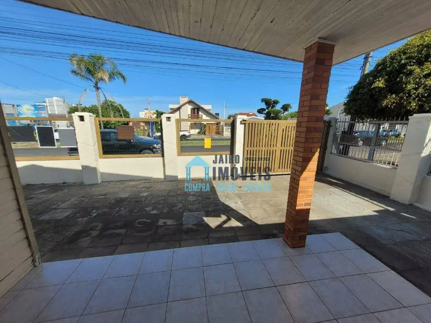 Casa com 3 quartos à venda em Centro, Tramandai - RS - imagem 3 Foto 3 de Casa com 3 quartos à venda em Centro, Tramandai - RS