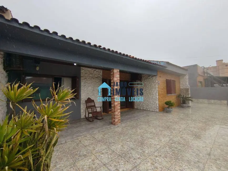 Casa com 4 quartos à venda, 340m2 em Centro, Cidreira - RS - imagem 1 Foto 1 de Casa com 4 quartos à venda, 340m2 em Centro, Cidreira - RS