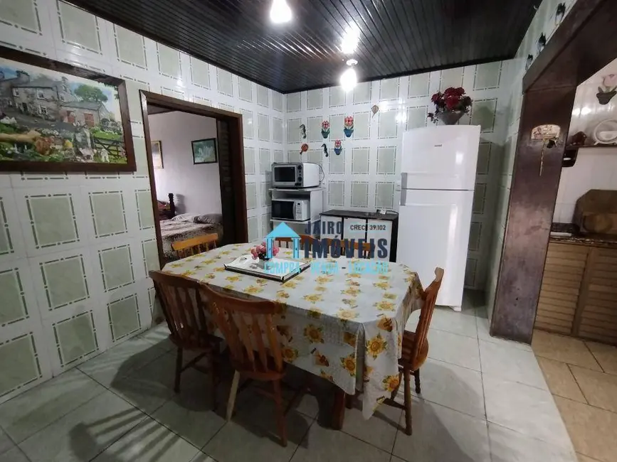 Casa com 4 quartos à venda, 340m2 em Centro, Cidreira - RS - imagem 8 Foto 8 de Casa com 4 quartos à venda, 340m2 em Centro, Cidreira - RS