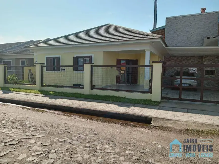 Casa com 2 quartos à venda, 129m2 em Centro, Tramandai - RS - imagem 2 Foto 2 de Casa com 2 quartos à venda, 129m2 em Centro, Tramandai - RS