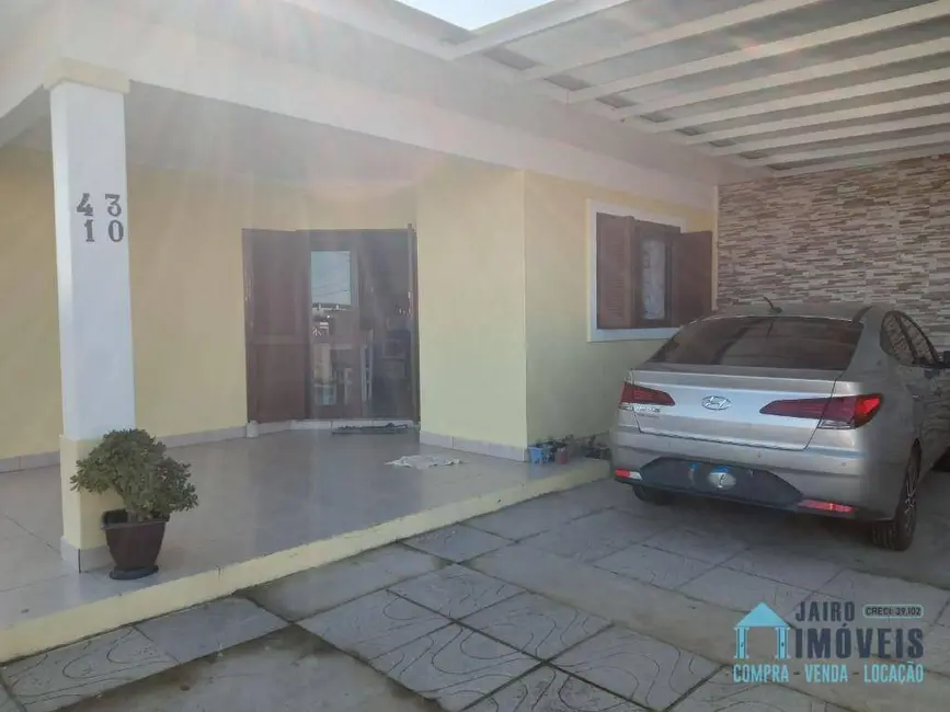Casa com 2 quartos à venda, 129m2 em Centro, Tramandai - RS - imagem 4 Foto 4 de Casa com 2 quartos à venda, 129m2 em Centro, Tramandai - RS