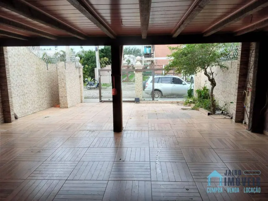 Casa com 2 quartos à venda, 196m2 em Tramandai - RS - imagem 7 Foto 7 de Casa com 2 quartos à venda, 196m2 em Tramandai - RS