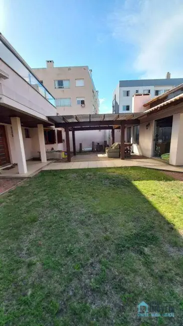 Casa com 3 quartos à venda, 555m2 em Centro, Tramandai - RS - imagem 4 Foto 4 de Casa com 3 quartos à venda, 555m2 em Centro, Tramandai - RS