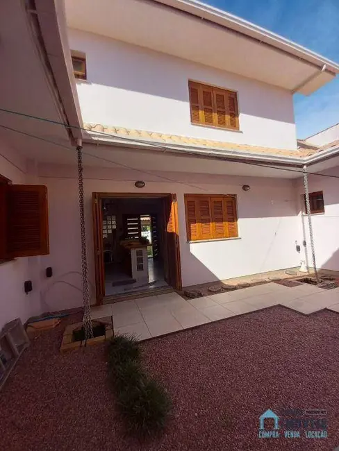Casa com 3 quartos à venda, 555m2 em Centro, Tramandai - RS - imagem 7 Foto 7 de Casa com 3 quartos à venda, 555m2 em Centro, Tramandai - RS