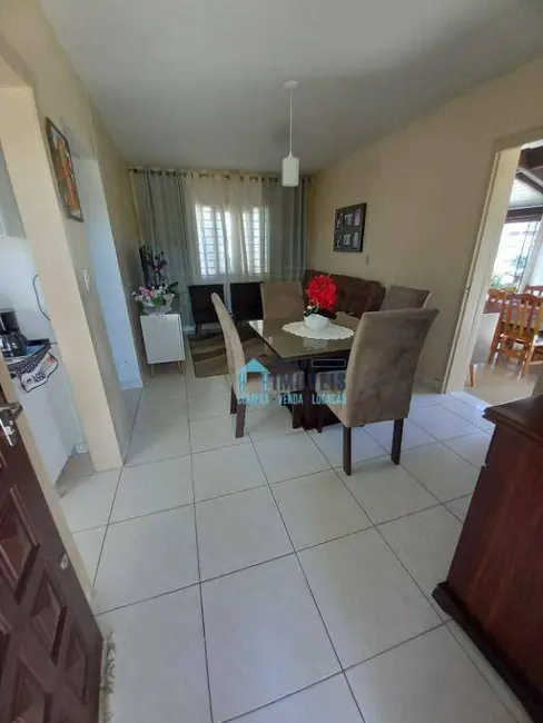 Casa com 3 quartos à venda em Tramandai - RS - imagem 6 Foto 6 de Casa com 3 quartos à venda em Tramandai - RS