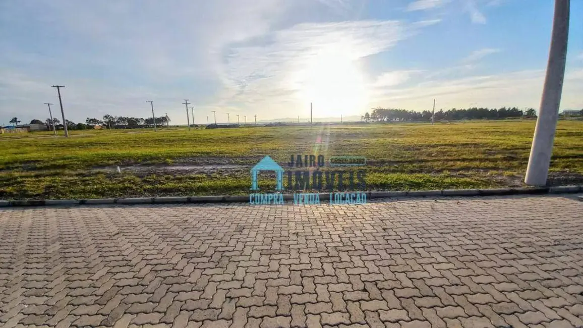 Foto 1 de Terreno / Lote à venda, 300m2 em Imbe - RS