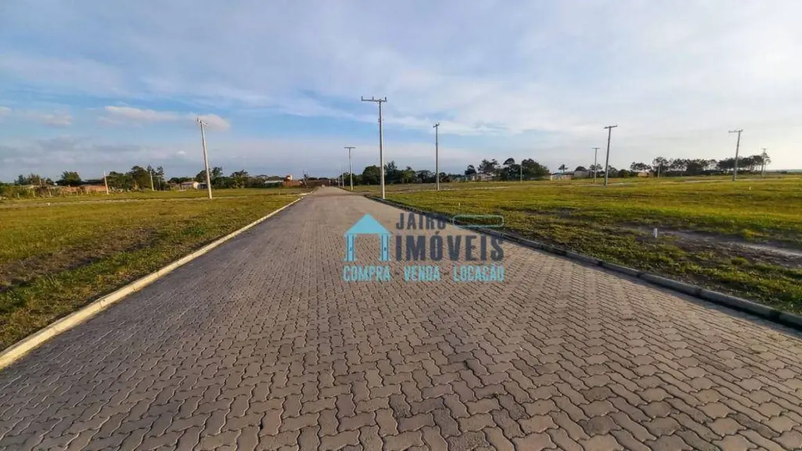 Foto 2 de Terreno / Lote à venda, 300m2 em Imbe - RS