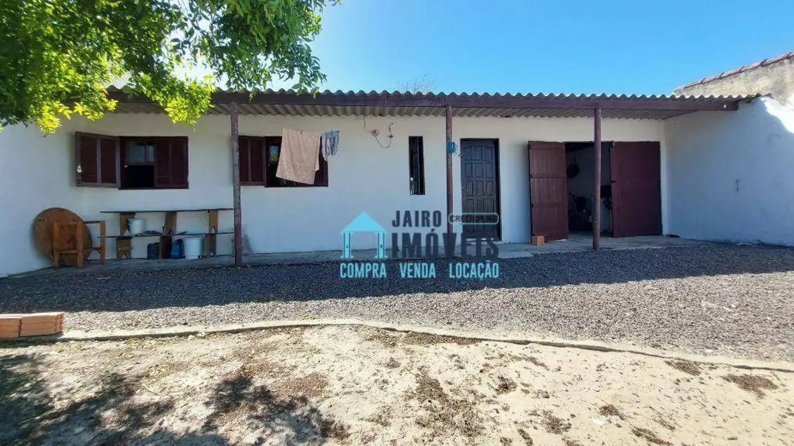 Casa com 2 quartos à venda, 300m2 em Cidreira - RS - imagem 1 Foto 1 de Casa com 2 quartos à venda, 300m2 em Cidreira - RS