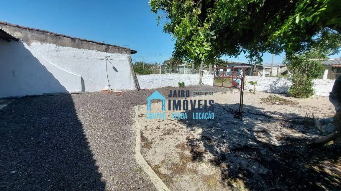 Casa com 2 quartos à venda, 300m2 em Cidreira - RS - imagem 4 Foto 4 de Casa com 2 quartos à venda, 300m2 em Cidreira - RS