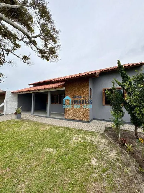 Foto 2 de Casa com 3 quartos à venda, 300m2 em Tramandai - RS