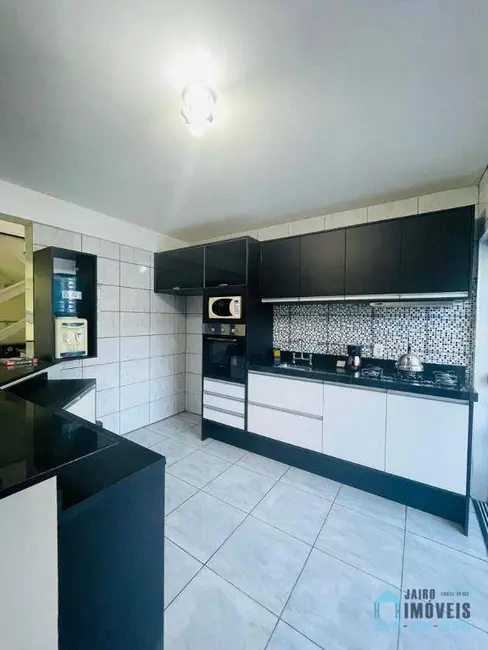 Foto 3 de Sobrado com 3 quartos à venda, 156m2 em Tramandai - RS