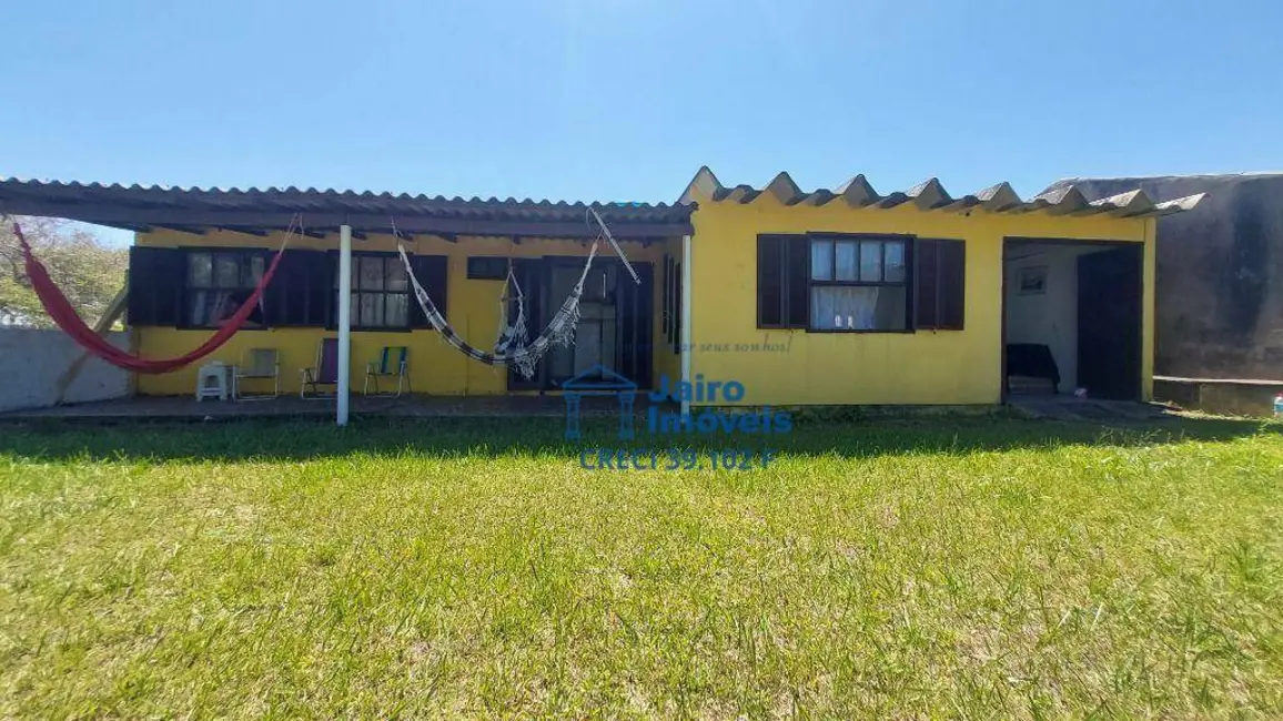 Casa com 2 quartos à venda, 450m2 em Balneario Pinhal - RS - imagem 1 Foto 1 de Casa com 2 quartos à venda, 450m2 em Balneario Pinhal - RS