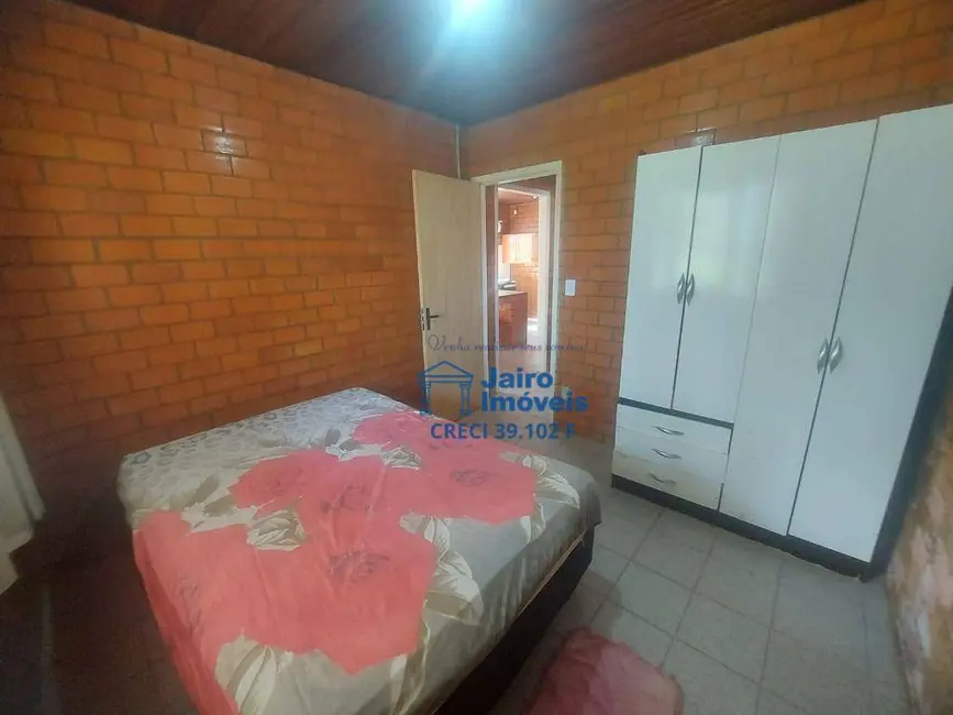 Foto 2 de Casa com 2 quartos à venda, 325m2 em Tramandai - RS