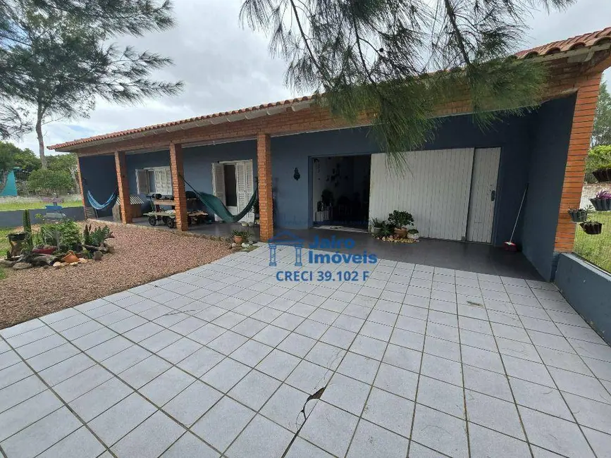 Foto 1 de Casa com 3 quartos à venda, 450m2 em Centro, Balneario Pinhal - RS