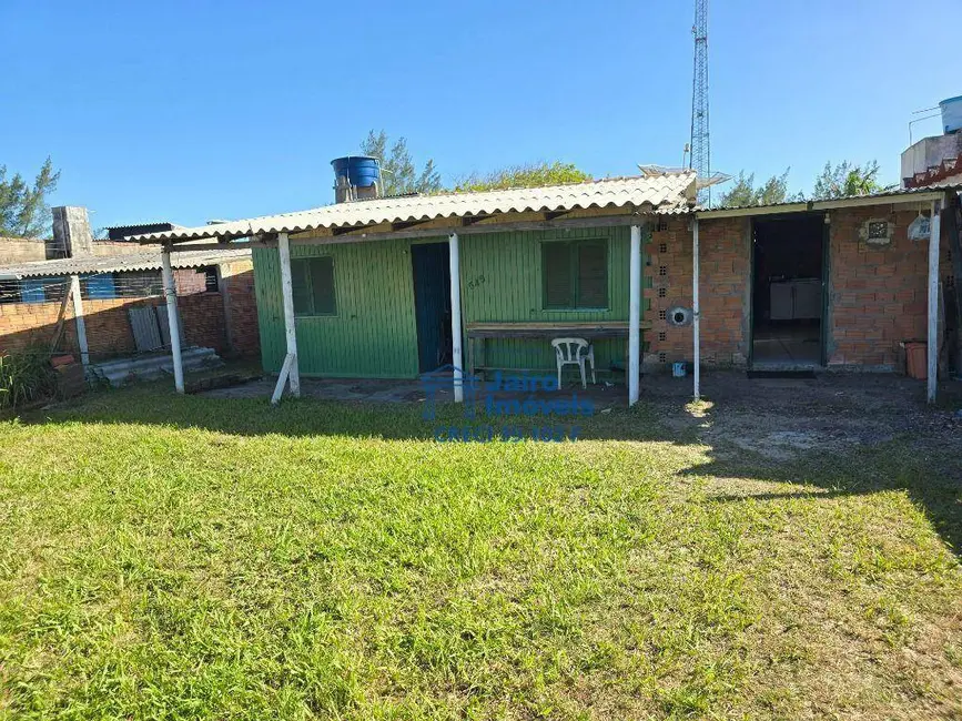 Foto 1 de Casa com 2 quartos à venda, 300m2 em Centro, Balneario Pinhal - RS