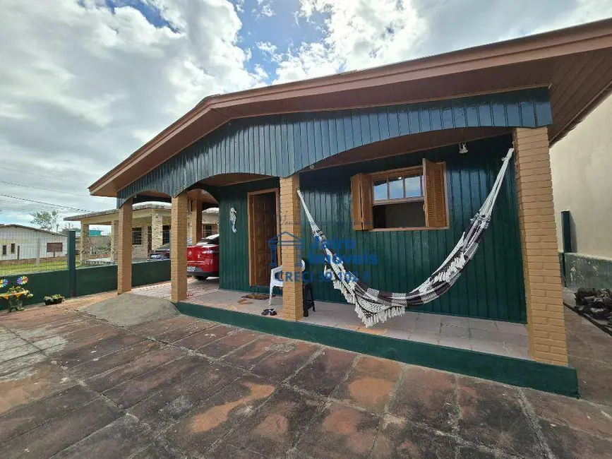 Casa com 4 quartos à venda, 300m2 em Cidreira - RS - imagem 1 Foto 1 de Casa com 4 quartos à venda, 300m2 em Cidreira - RS