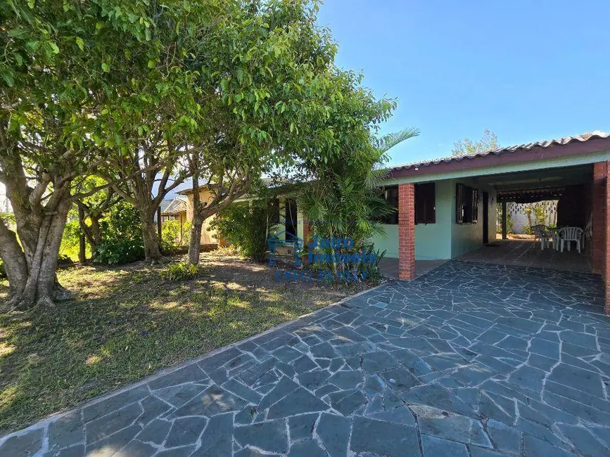 Casa com 3 quartos à venda, 300m2 em Balneario Pinhal - RS - imagem 2 Foto 2 de Casa com 3 quartos à venda, 300m2 em Balneario Pinhal - RS