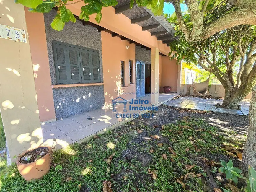 Foto 1 de Casa com 3 quartos à venda, 450m2 em Centro, Balneario Pinhal - RS
