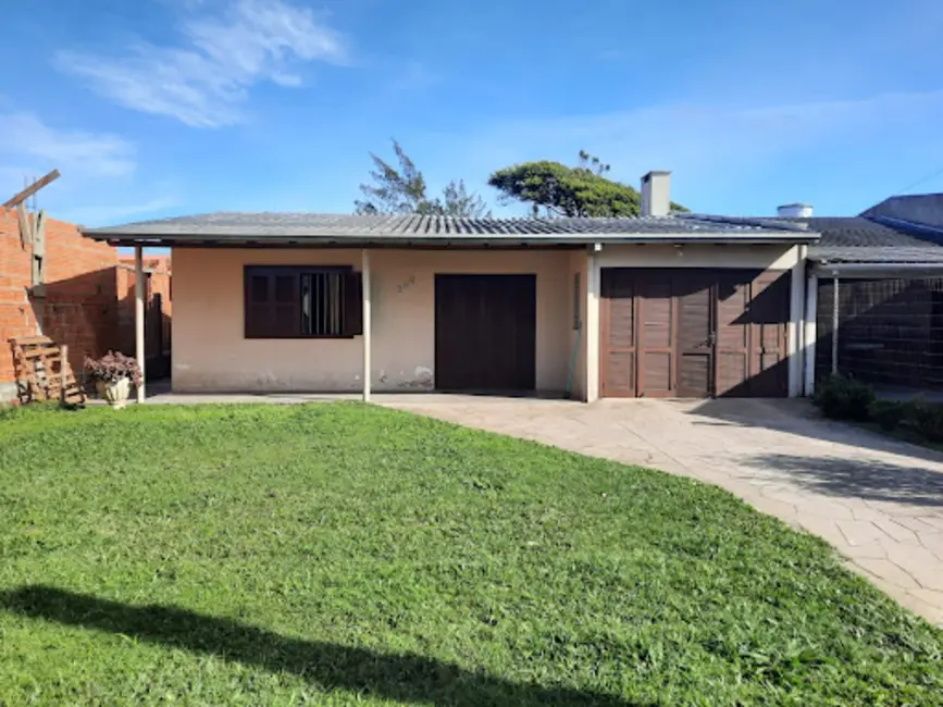 Foto 2 de Casa com 3 quartos à venda em Tramandai - RS