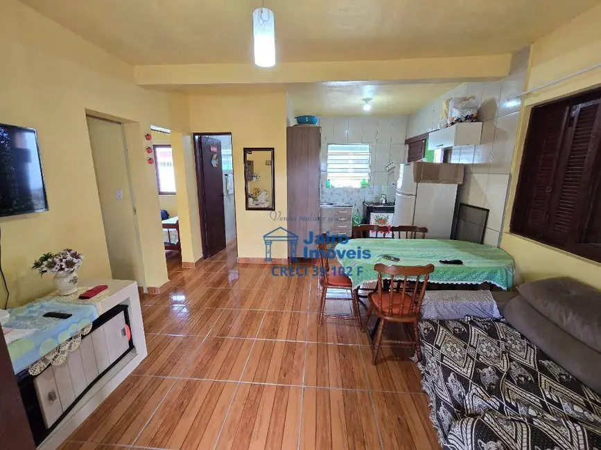 Casa com 2 quartos à venda, 300m2 em Cidreira - RS - imagem 6 Foto 6 de Casa com 2 quartos à venda, 300m2 em Cidreira - RS