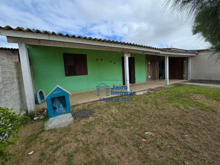 Casa com 2 quartos à venda, 300m2 em Cidreira - RS - imagem 1 Foto 1 de Casa com 2 quartos à venda, 300m2 em Cidreira - RS