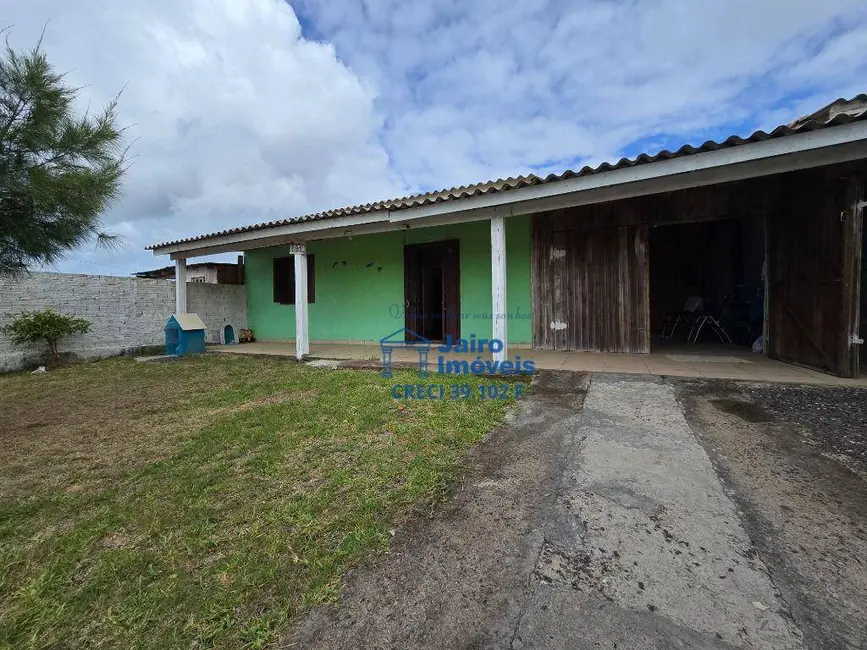 Casa com 2 quartos à venda, 300m2 em Cidreira - RS - imagem 2 Foto 2 de Casa com 2 quartos à venda, 300m2 em Cidreira - RS