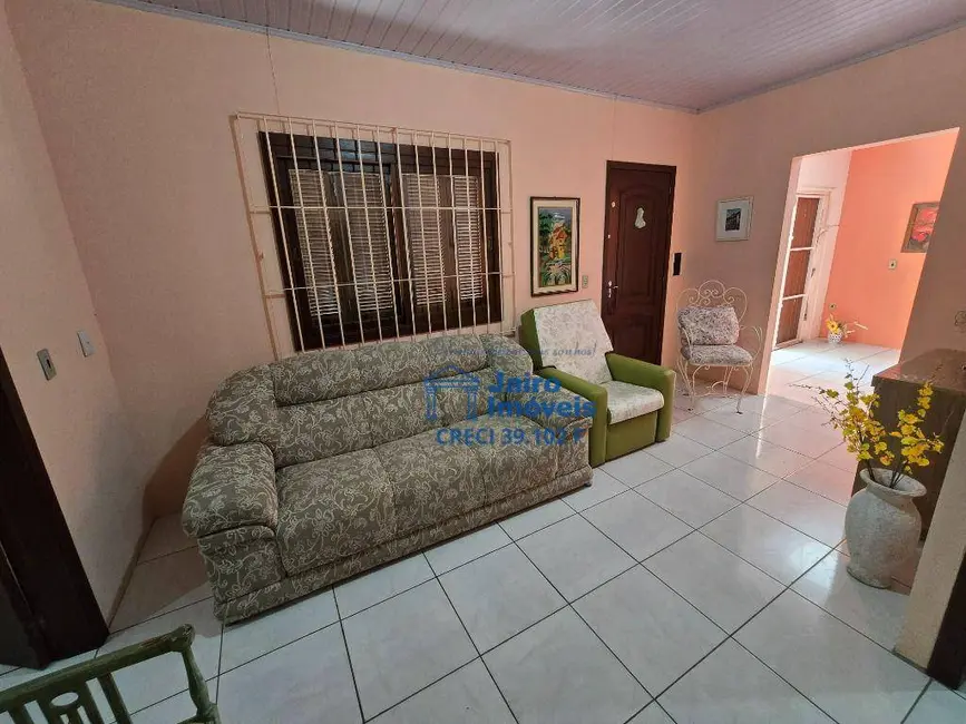 Casa com 3 quartos à venda, 300m2 em Cidreira - RS - imagem 5 Foto 5 de Casa com 3 quartos à venda, 300m2 em Cidreira - RS