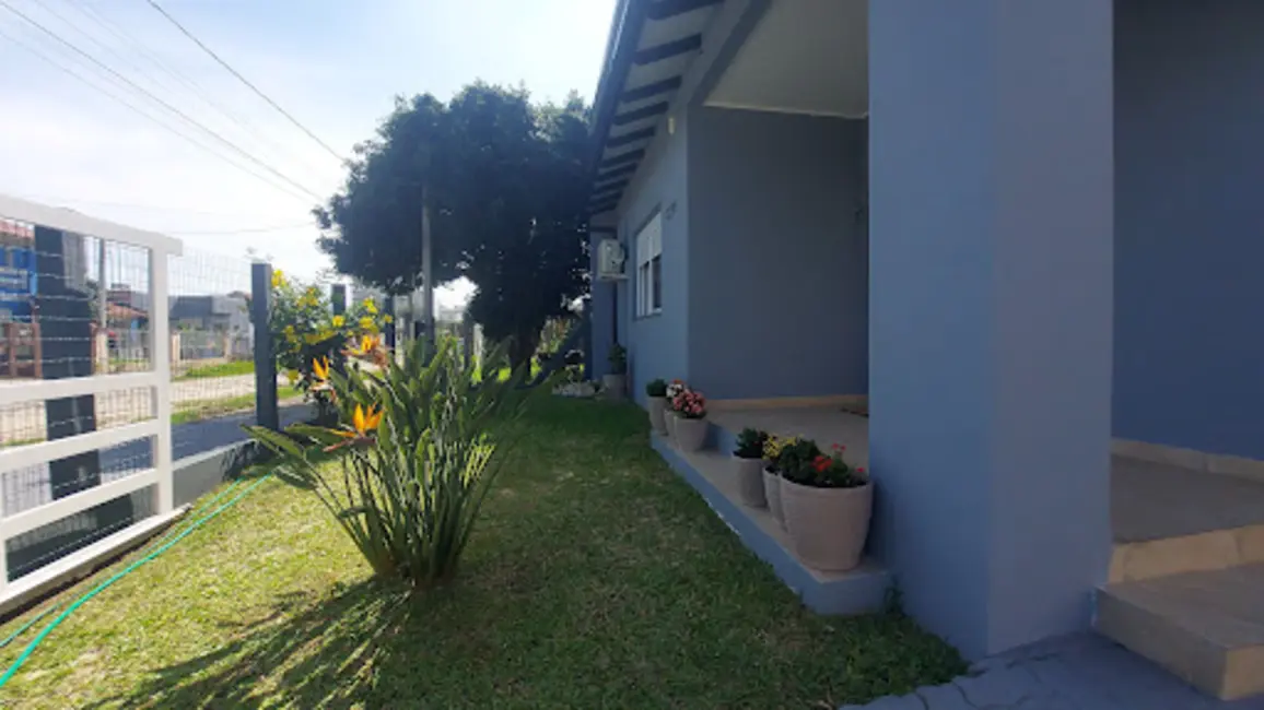 Casa com 4 quartos à venda em Centro, Tramandai - RS - imagem 2 Foto 2 de Casa com 4 quartos à venda em Centro, Tramandai - RS