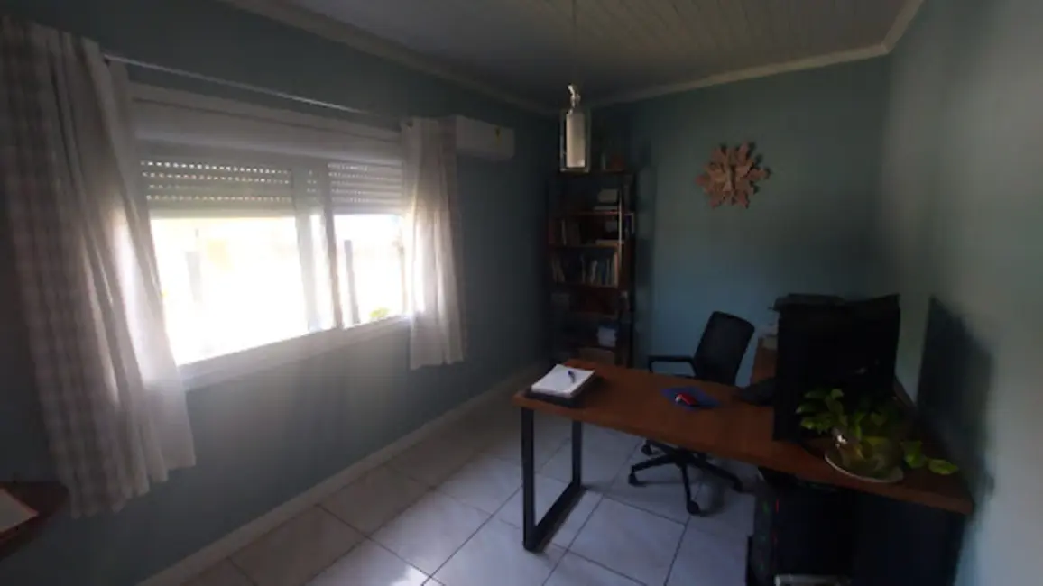 Casa com 4 quartos à venda em Centro, Tramandai - RS - imagem 8 Foto 8 de Casa com 4 quartos à venda em Centro, Tramandai - RS